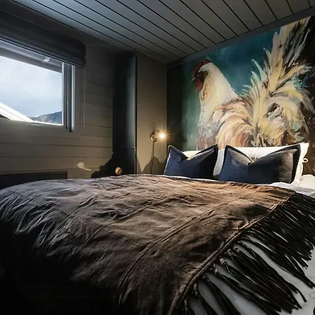 Designer Near Fyri In *